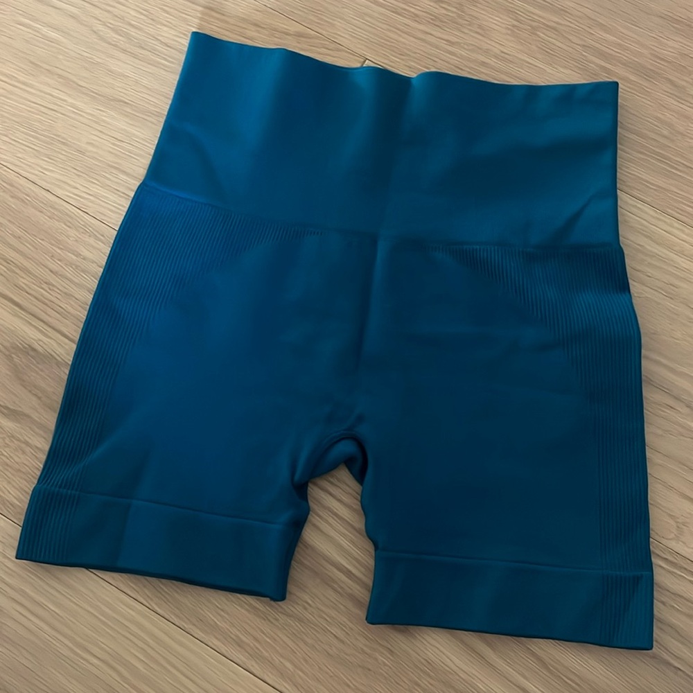 Set active sculptflex bike shorts size xs